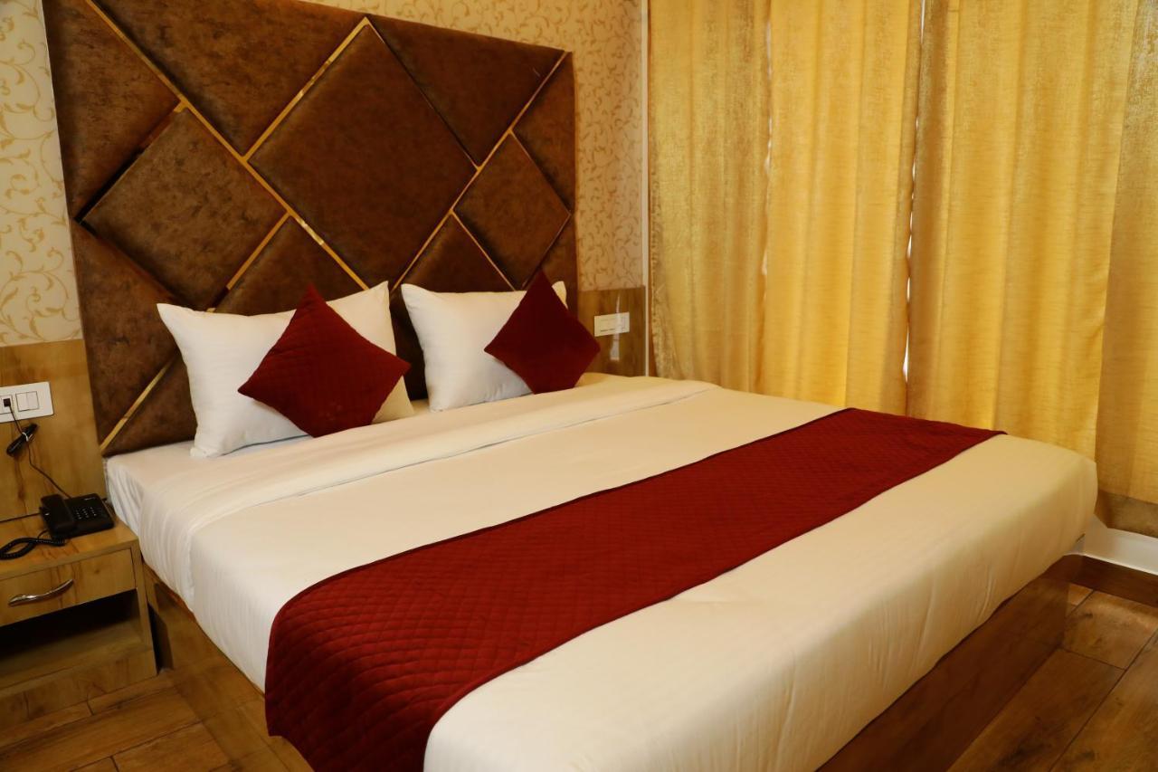 Dee Ess Residency Bed and Breakfast Shimla Eksteriør billede