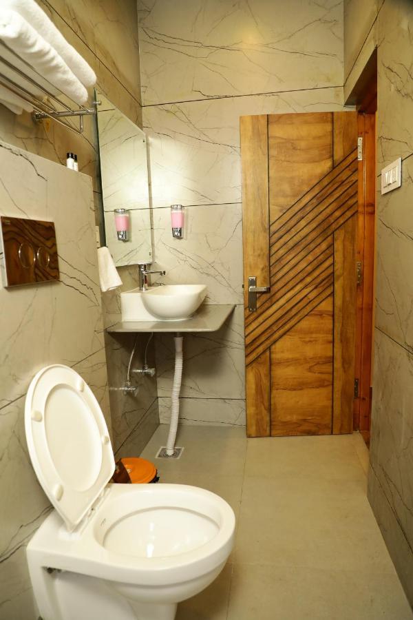 Dee Ess Residency Bed and Breakfast Shimla Eksteriør billede